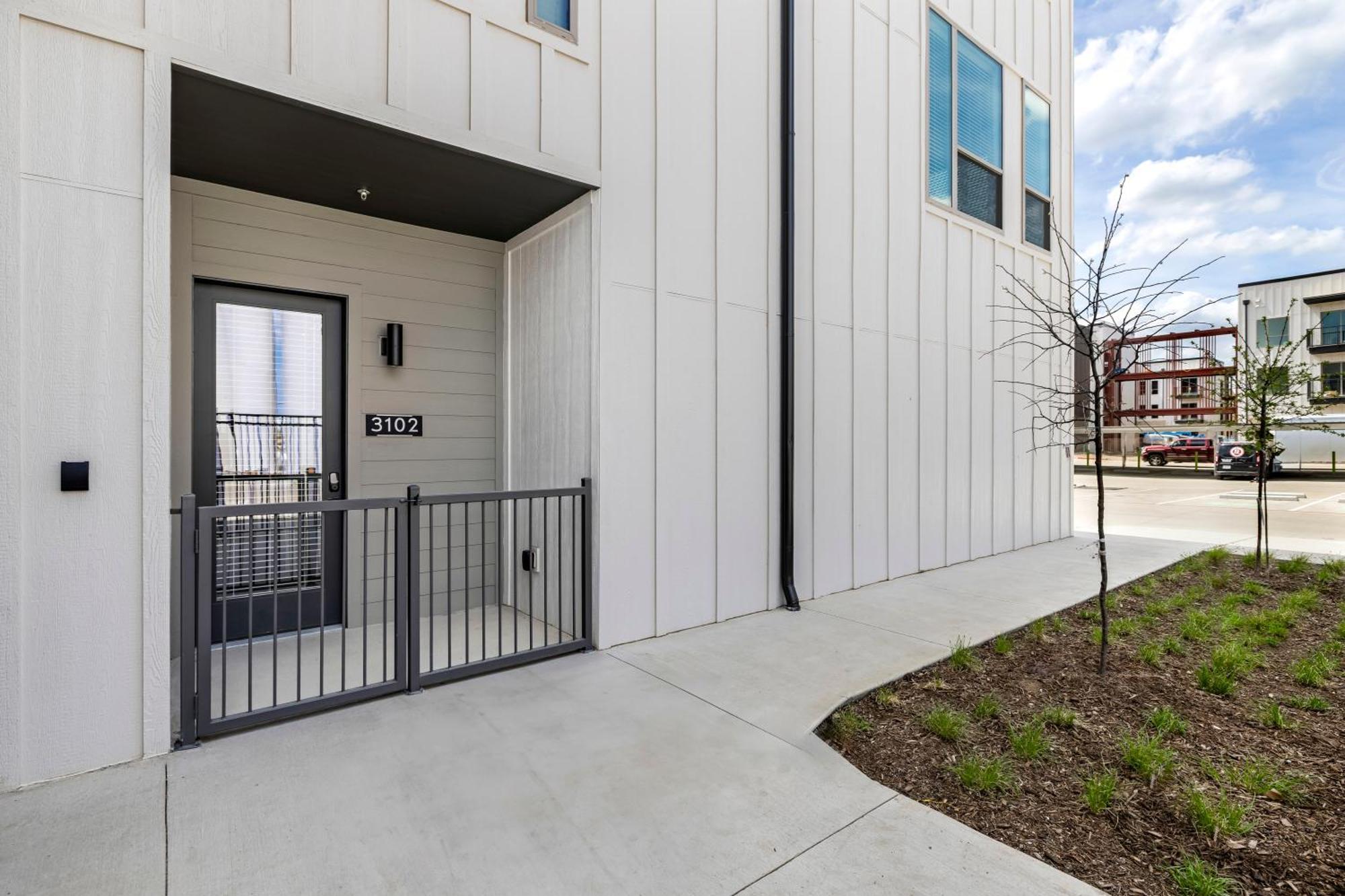Railyard Apartments By Barsala Denton Oda fotoğraf