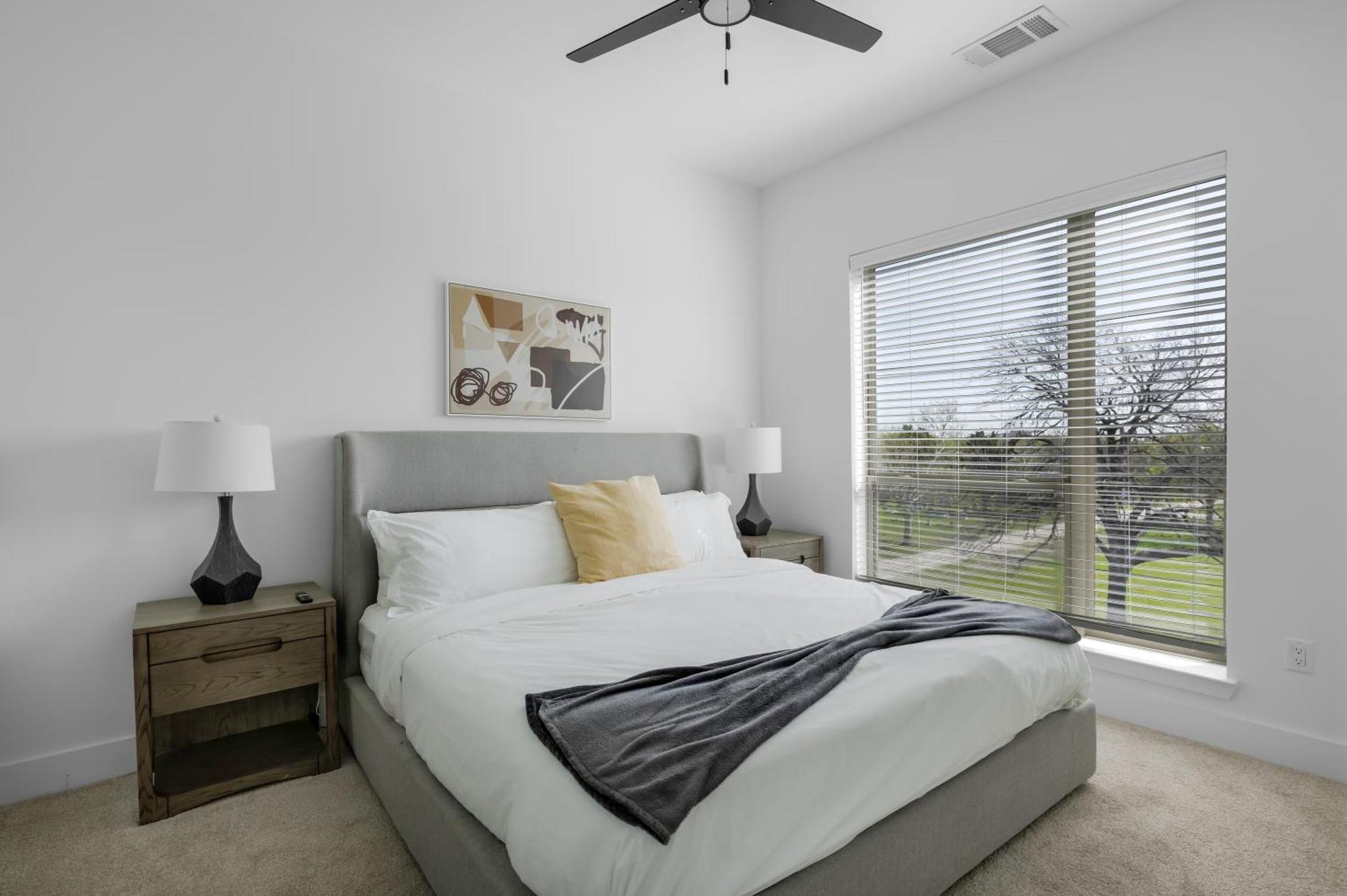 Railyard Apartments By Barsala Denton Oda fotoğraf