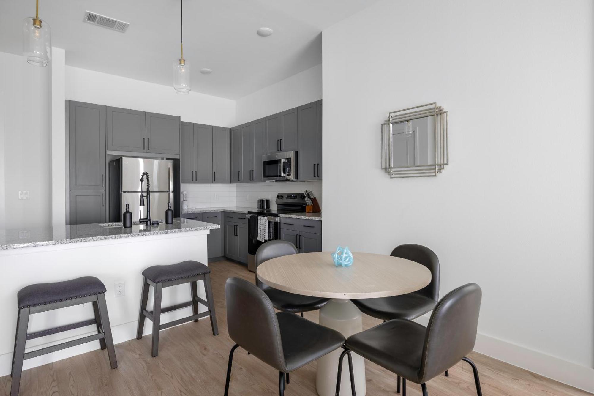 Railyard Apartments By Barsala Denton Oda fotoğraf
