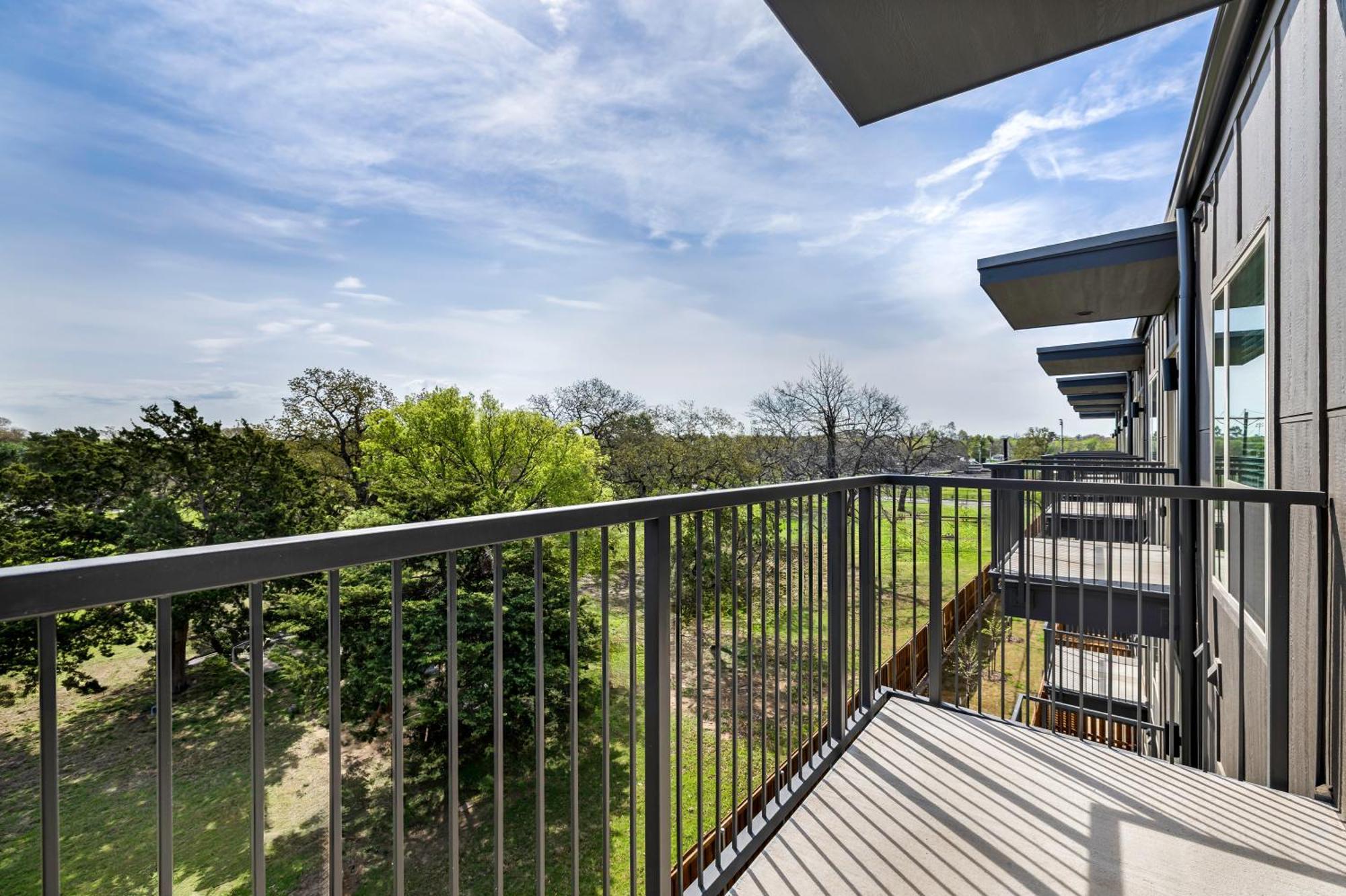 Railyard Apartments By Barsala Denton Oda fotoğraf