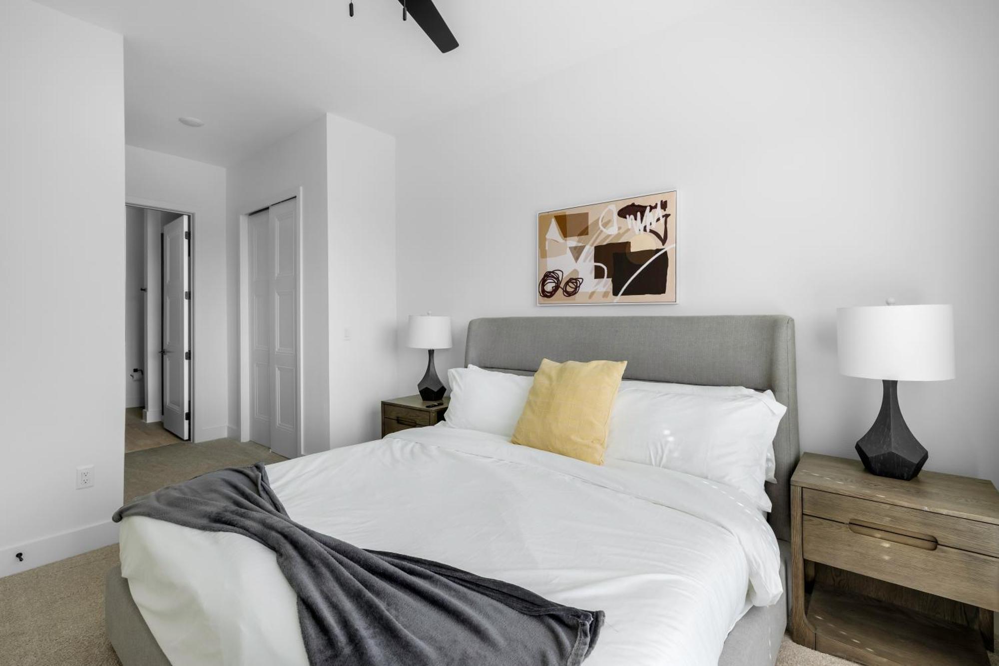 Railyard Apartments By Barsala Denton Oda fotoğraf
